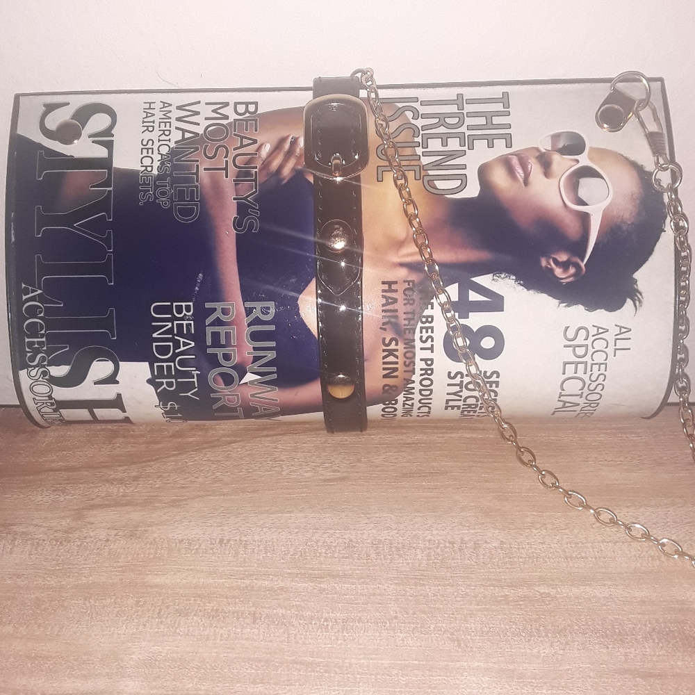 Magazine clutch/shoulder purse